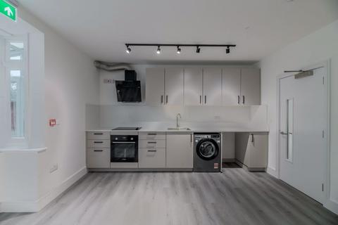 undefined, Great Cambridge Road, Waltham Cross EN8