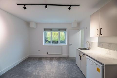 undefined, Great Cambridge Road, Waltham Cross EN8