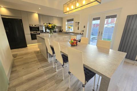 4 bedroom detached house to rent, Hanbury Close, Ingleby Barwick, Stockton-On-Tees