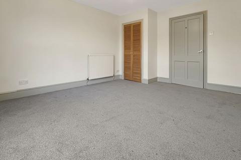 2 bedroom terraced house to rent, York Street, Cowes PO31