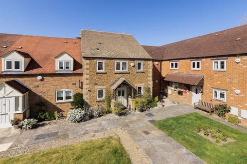 3 bedroom terraced house for sale, Highlands, Banbury OX15