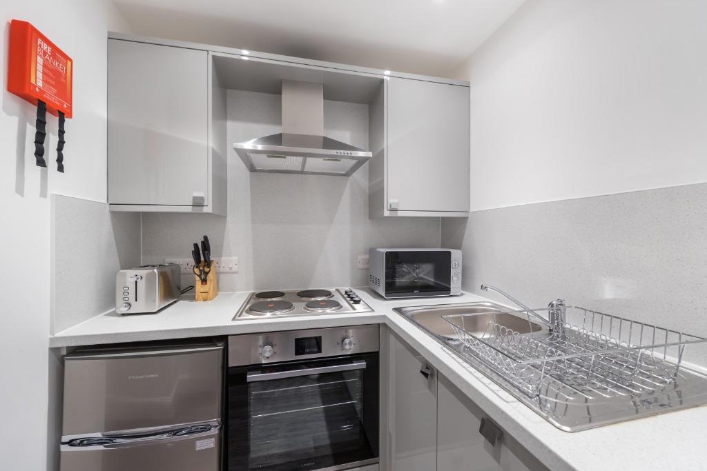 4 16129775079750.jpg
