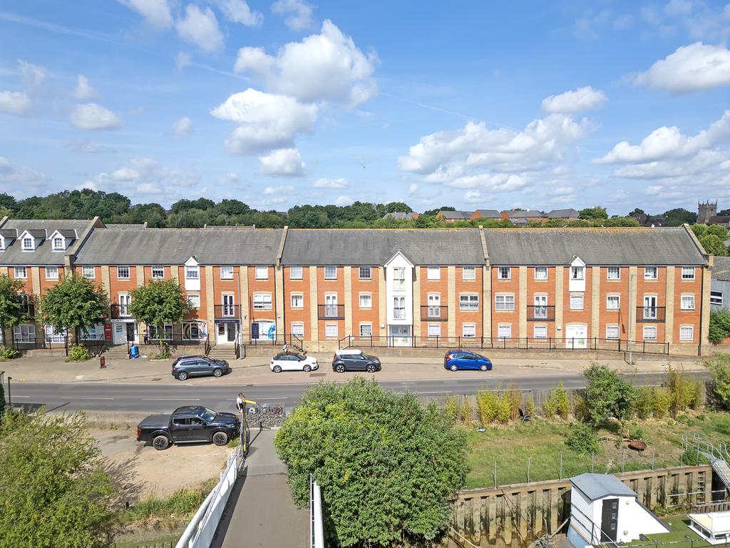 Two bed apartment, CO2
