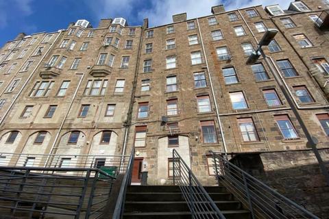 4 bedroom flat to rent, Flat 2, 11 Seabraes Lane, ,