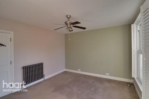 3 bedroom terraced house to rent, Raynsford Road, Northampton