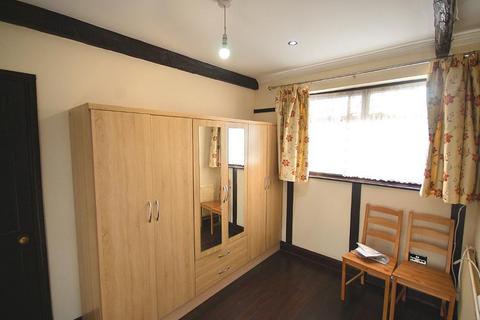 Studio to rent, RIDDING LANE, GREENFORD, UB6 0JX