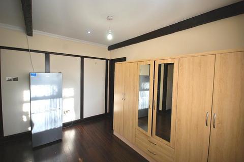 Studio to rent, RIDDING LANE, GREENFORD, UB6 0JX