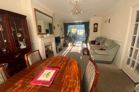 3 bedroom semi-detached house for sale, Hornchurch RM12