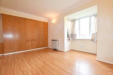 Studio to rent, Redgrave Close, Croydon, Surrey, CR0
