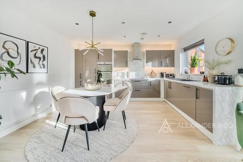 4 bedroom detached house for sale, Millground Field, Buckingham MK18