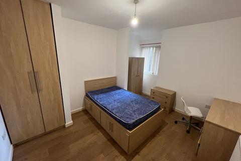 8 bedroom semi-detached house to rent, Park Range, Manchester M14