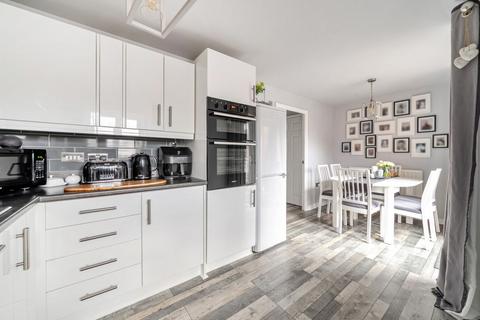 undefined, Shears Drive, Amesbury