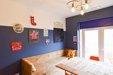 1 bedroom in a house share to rent, Room 2