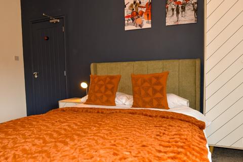 undefined, Room 4