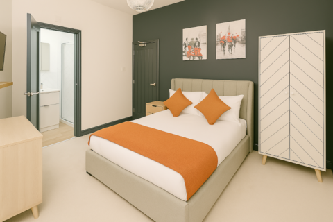 undefined, Room 4