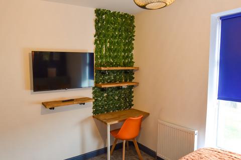 undefined, Room 6