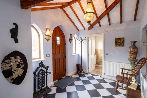 3 bedroom semi-detached house to rent, Moor Lane, Gomersal