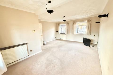 2 bedroom detached house for sale, Waarem Avenue, Canvey Island