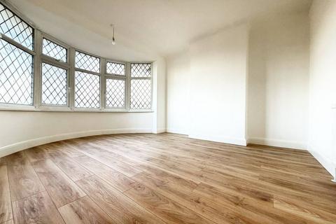 4 bedroom semi-detached house to rent, Longfield Avenue, London
