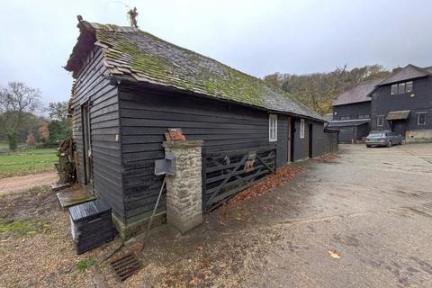 Office to rent, Church Rd Chiddingfold GU8 4JF