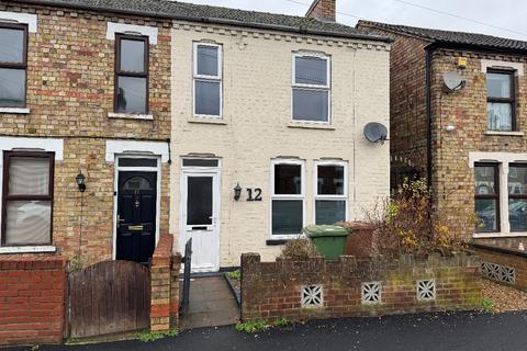3 bedroom terraced house to rent, York Road, Wisbech