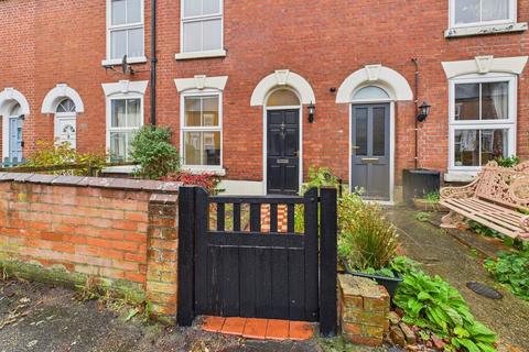 2 bedroom terraced house to rent - Carshalton Road - WhOLE