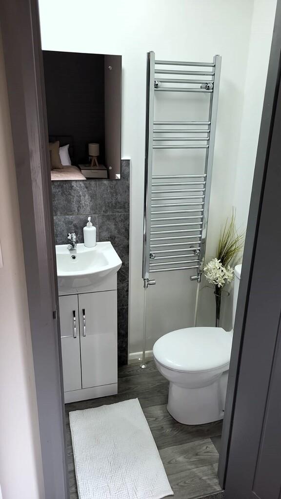 53 GW room 4 ensuite3