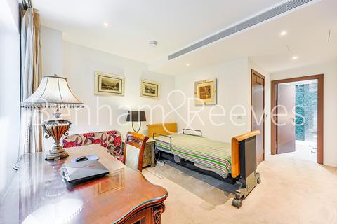 1 bedroom apartment to rent, Parrs Way, Holland House W6
