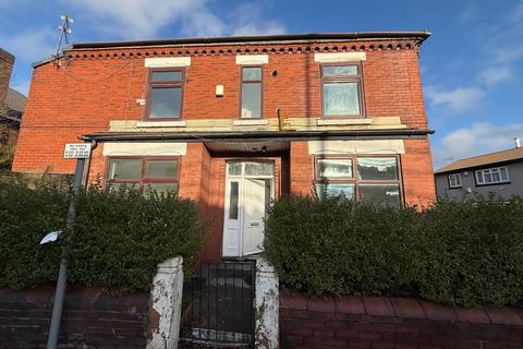 2 bedroom semi-detached house to rent, Liverpool Street, Salford