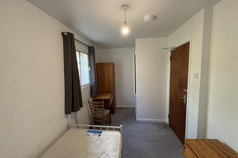 1 bedroom in a house share to rent, Barnwell Rd, Cambridge, CB5
