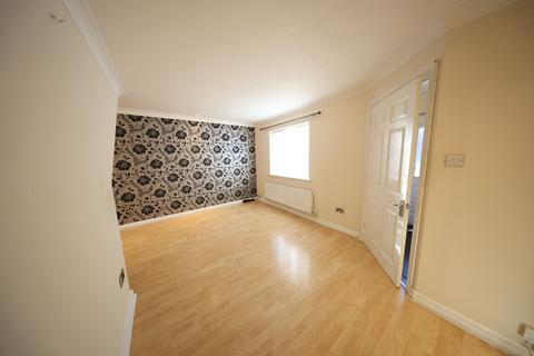 3 bedroom semi-detached house to rent, Bruces Wharf Road, Grays