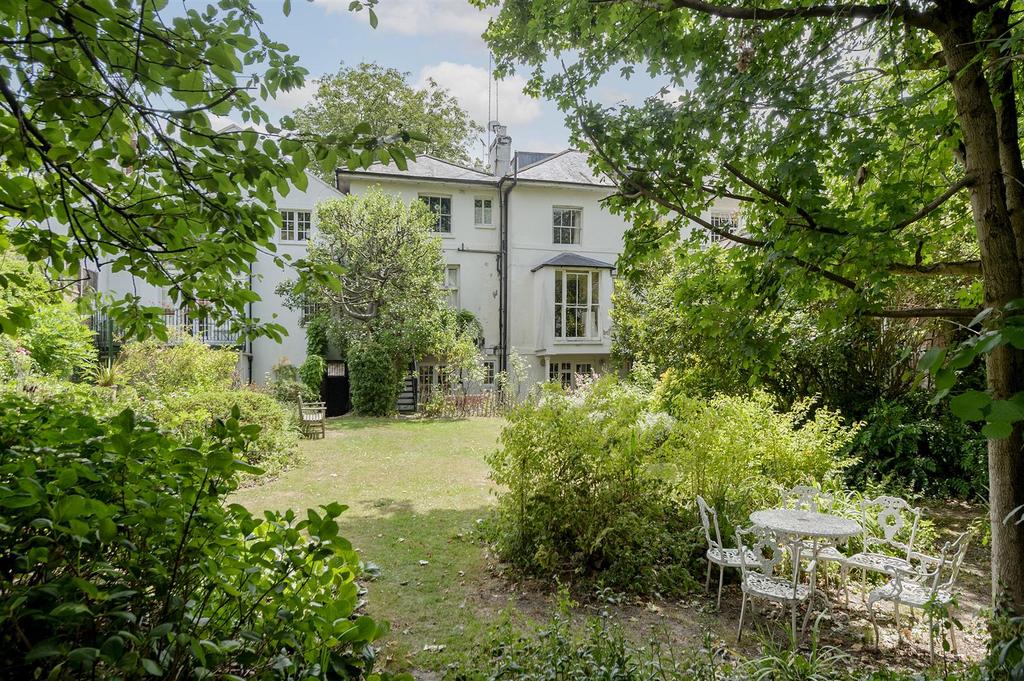 Greville place-3910.jpg