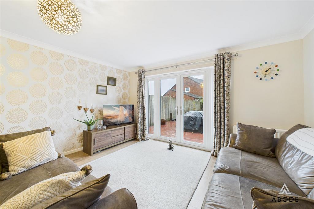 CAM01882 G0-PR0232-STILL008.jpg