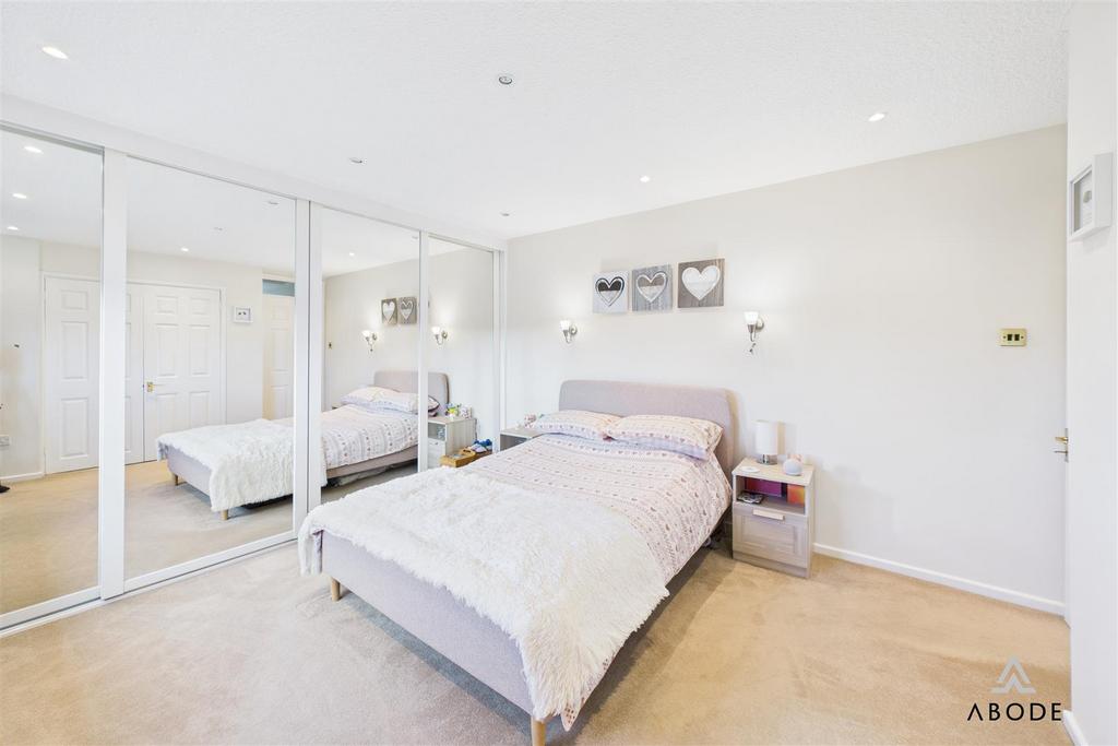 CAM01882 G0-PR0232-STILL022.jpg