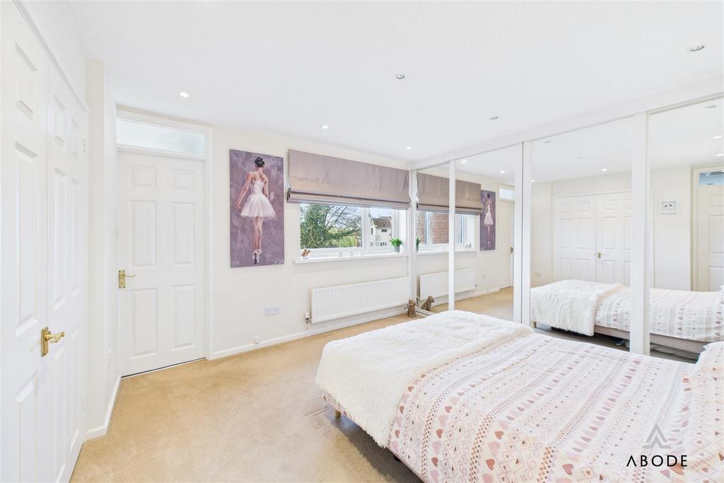 CAM01882 G0-PR0232-STILL023.jpg