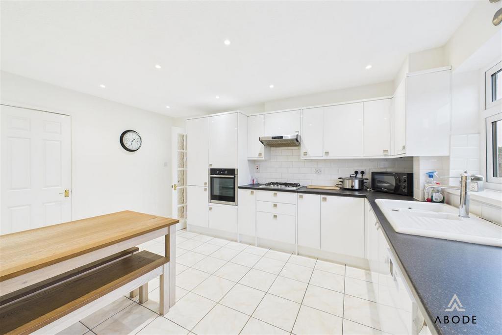 CAM01882 G0-PR0232-STILL011.jpg