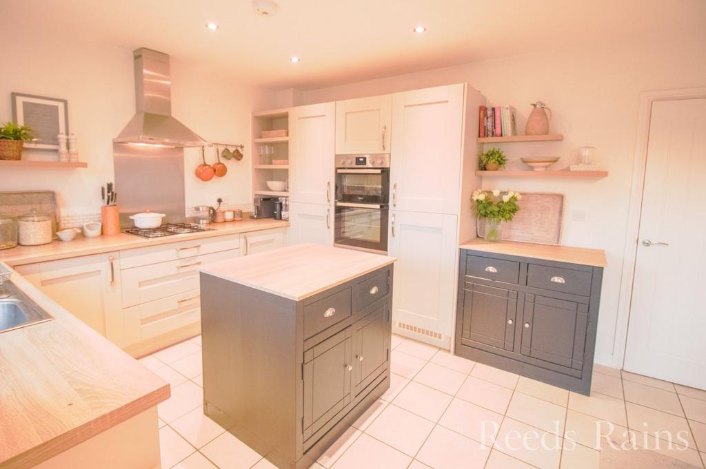 Kitchen/Dining