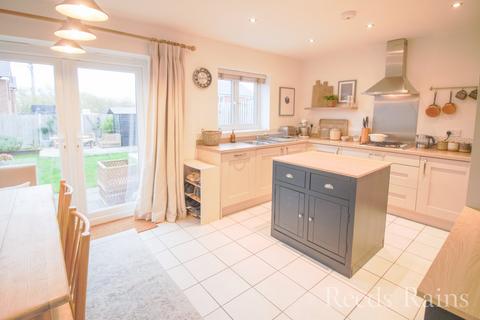 undefined, New Lincoln Road, Cheshire CH65