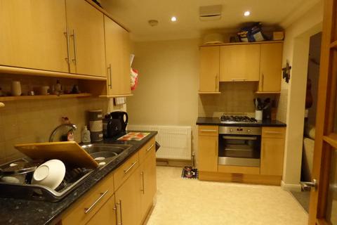 2 bedroom apartment to rent, Sandown Road, Lake