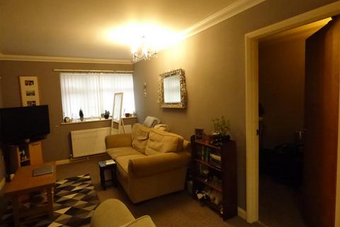 2 bedroom apartment to rent, Sandown Road, Lake