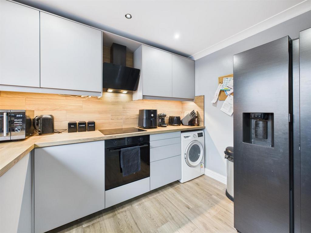 Kitchen: