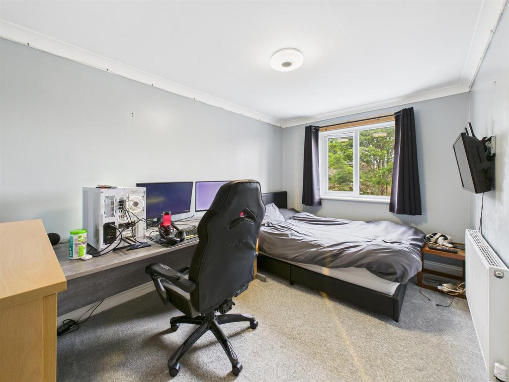 Bedroom: