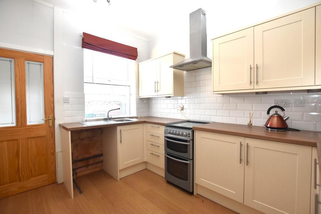 Kitchen (2).JPG