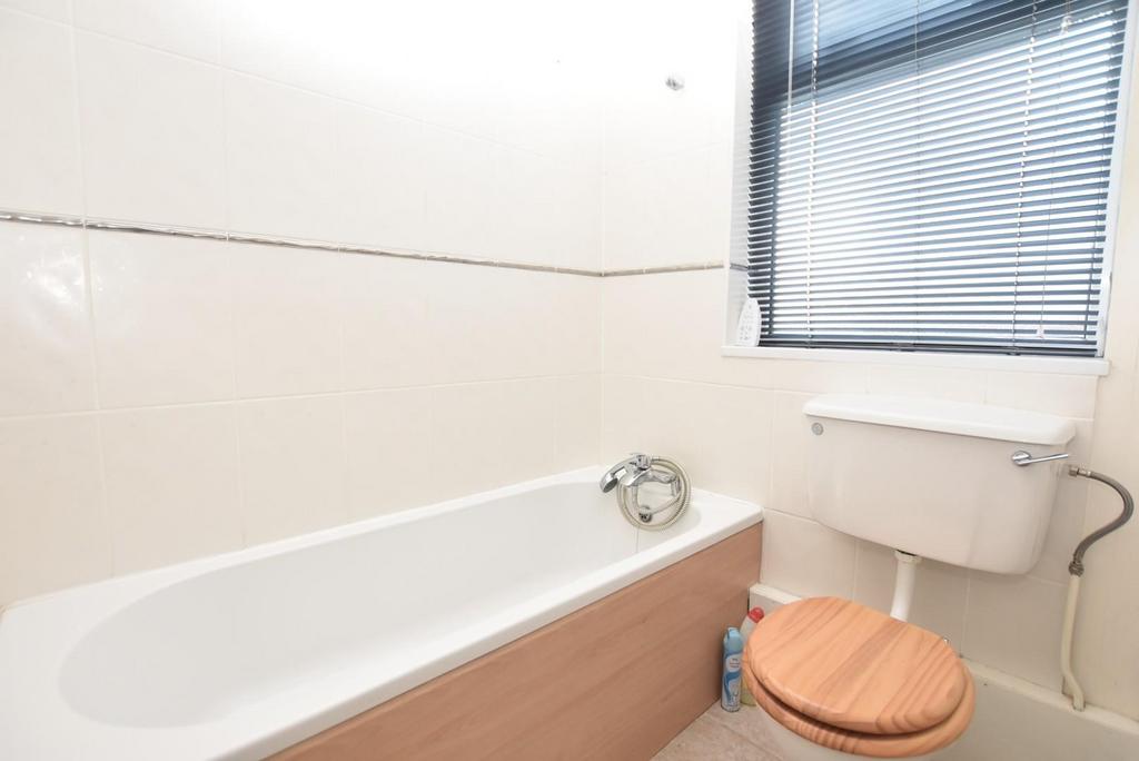 Bathroom (2).JPG