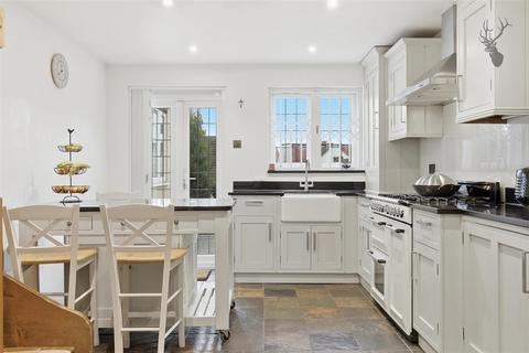 undefined, Hawthorn Road, Buckhurst Hill IG9