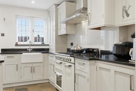 undefined, Hawthorn Road, Buckhurst Hill IG9