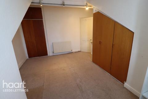 Hovingham Mount, Leeds