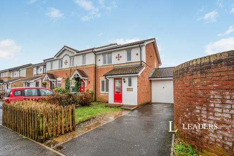 3 bedroom terraced house to rent, Hunter Close, PO13