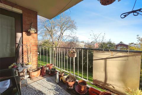 2 bedroom flat for sale, North Park, London SE9