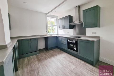 4 bedroom flat to rent, Fairfield Square, Droylsden, Greater Manchester, M43
